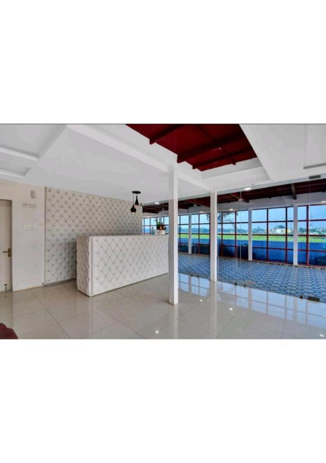 טארפית Gods County Hotels & Resorts מראה חיצוני תמונה