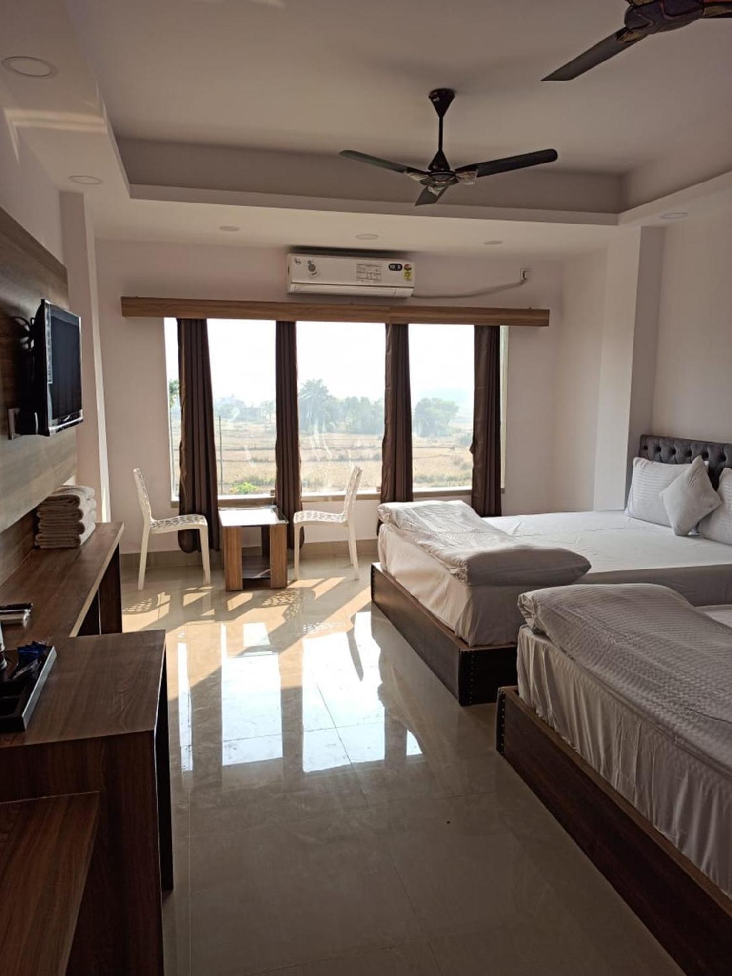 טארפית Gods County Hotels & Resorts מראה חיצוני תמונה