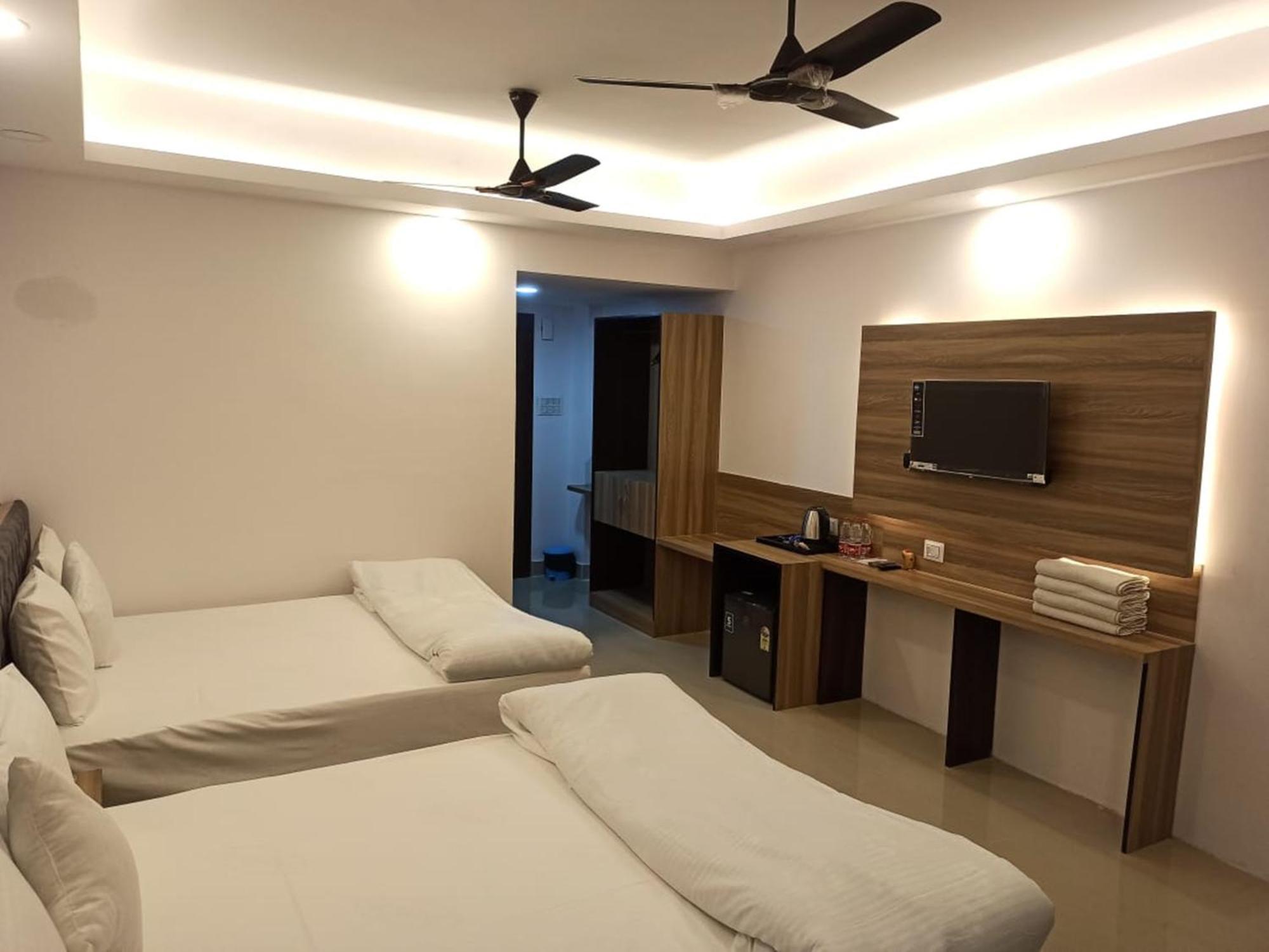 טארפית Gods County Hotels & Resorts מראה חיצוני תמונה